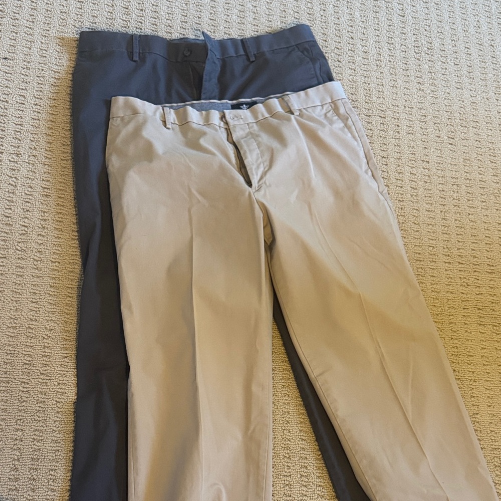 Dockers Men's Tan and Gray Chinos